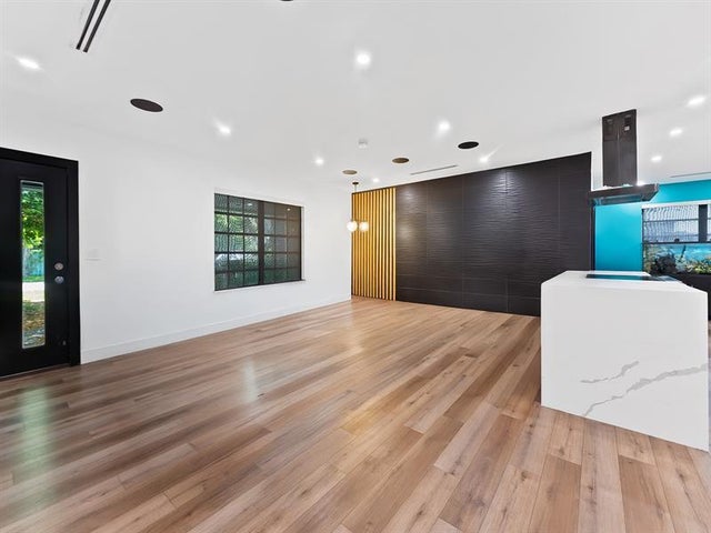 3 of 21 - 4411 Thomas St, Hollywood, FL
