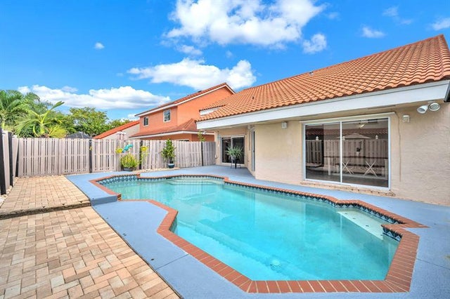 2 of 30 - 9520 Nw 18th Drive, Plantation, FL