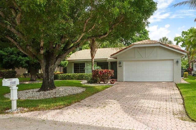 2 of 39 - 7836 Cloverfield Cir, Boca Raton, FL