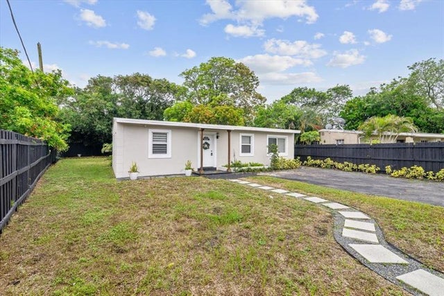 2 of 30 - 1032 Nw 11th Place, Fort Lauderdale, FL