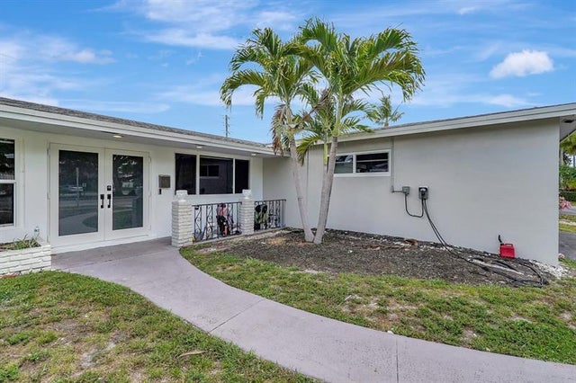 3 of 23 - 4709 Washington St, Hollywood, FL
