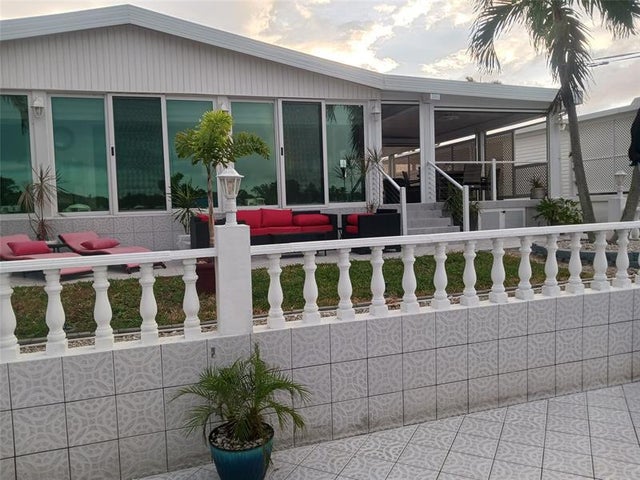 2 of 15 - 210 Lake Shore Dr, Pembroke Park, FL