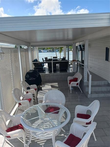 3 of 15 - 210 Lake Shore Dr, Pembroke Park, FL