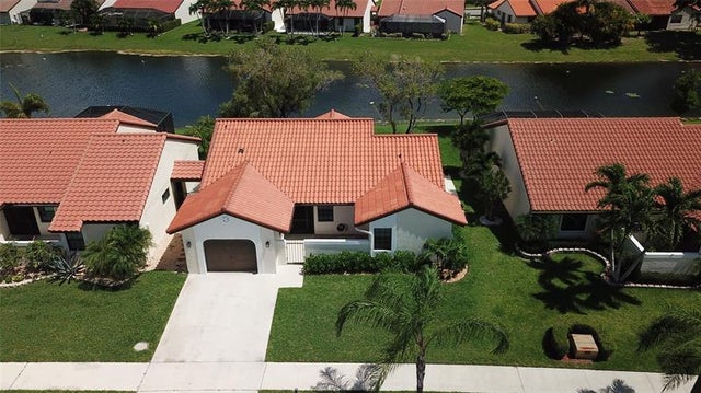 2 of 36 - 23 Capitol Ct, Deerfield Beach, FL