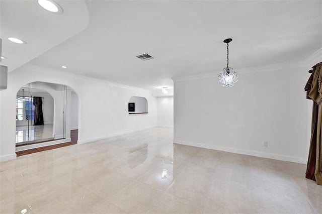 3 of 29 - 8650 Sw 16th St, Pembroke Pines, FL