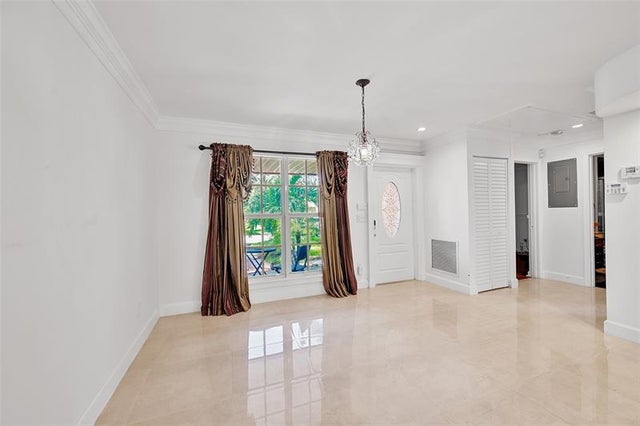 4 of 29 - 8650 Sw 16th St, Pembroke Pines, FL