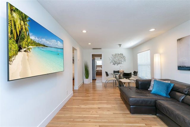 1 of 13 - 825 Ne 10th Avenue, Pompano Beach, FL