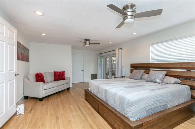 2 of 13 - 825 Ne 10th Avenue, Pompano Beach, FL