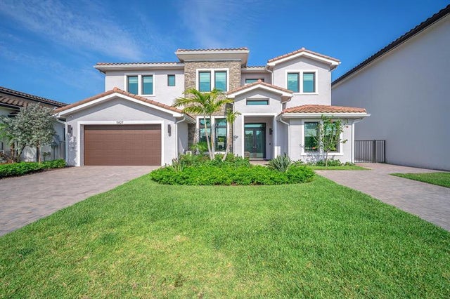 1 of 92 - 5827 Brookfield Cir W, Hollywood, FL