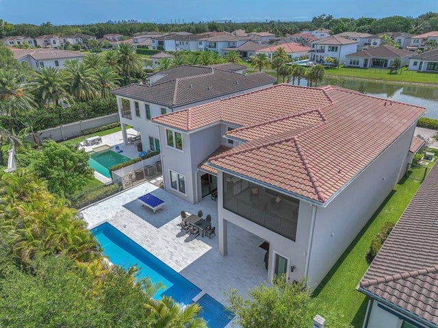 3 of 92 - 5827 Brookfield Cir W, Hollywood, FL