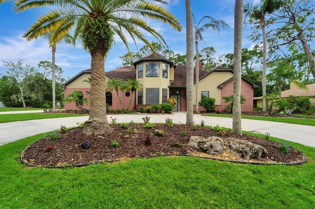 1 of 52 - 8040 Conservatory Cir, Sarasota, FL