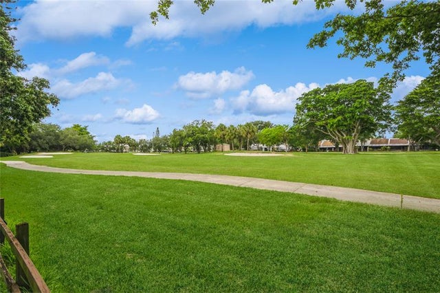 2 of 48 - 1400 W Sandpiper Cir, Pembroke Pines, FL
