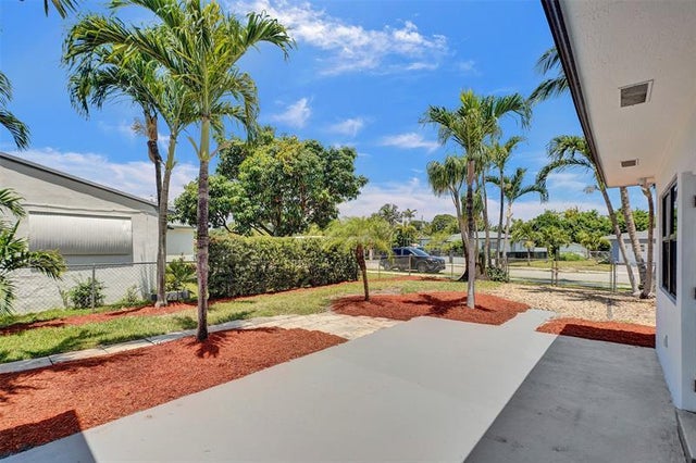 4 of 57 - 1302 S 22nd Ct, Hollywood, FL