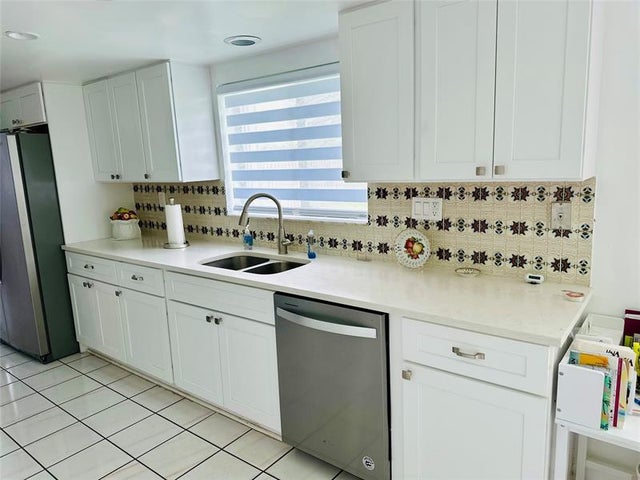 5 of 10 - 13309 Nw 8th Ct, Sunrise, FL