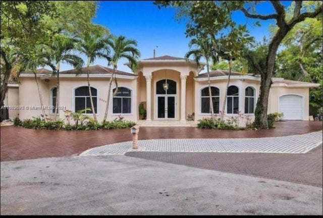 1 of 9 - 5981 Sw 37th Ter, Fort Lauderdale, FL