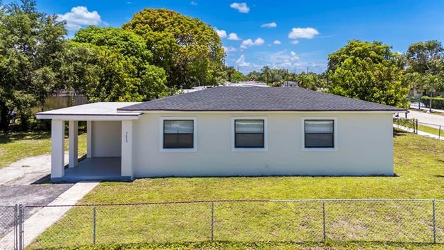 1 of 33 - 3025 Nw 5 St, Fort Lauderdale, FL