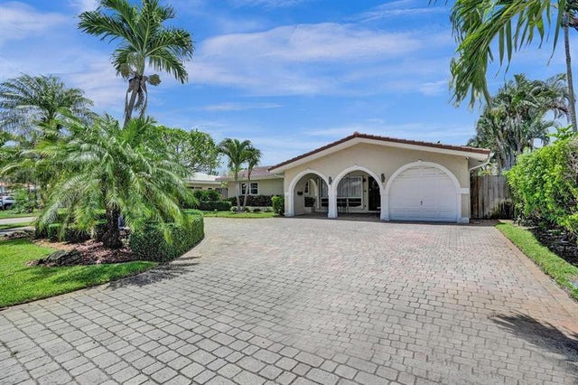 2 of 50 - 1866 Ne 33rd St, Oakland Park, FL