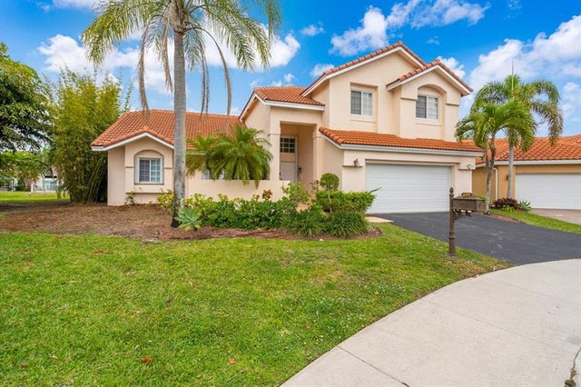 1 of 40 - 699 Spinnaker, Weston, FL