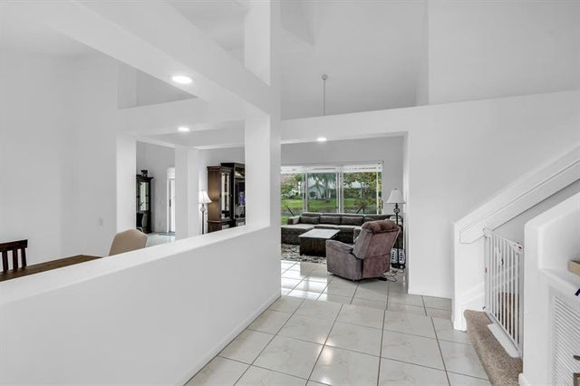 2 of 40 - 699 Spinnaker, Weston, FL