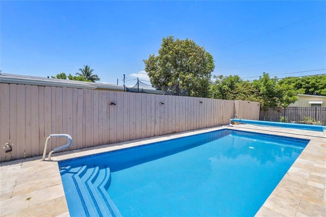 1 of 38 - 5641 Sw 38th Ct, Davie, FL