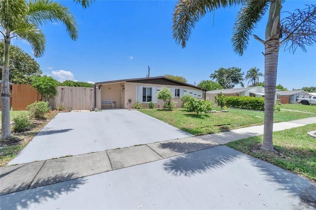 2 of 38 - 5641 Sw 38th Ct, Davie, FL