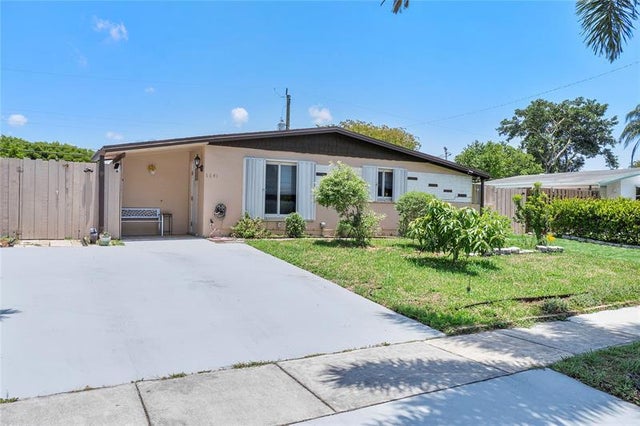3 of 38 - 5641 Sw 38th Ct, Davie, FL