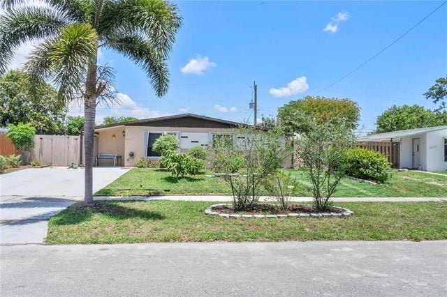 4 of 38 - 5641 Sw 38th Ct, Davie, FL