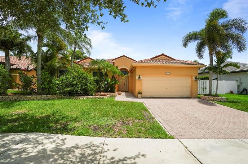 16332 N Segovia Cir, Fort Lauderdale