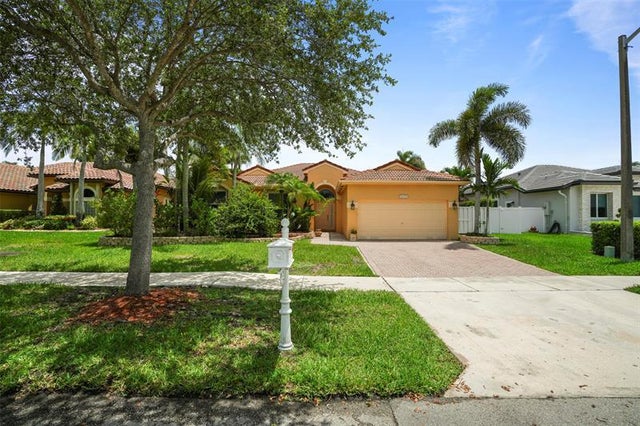 3 of 59 - 16332 N Segovia Cir, Fort Lauderdale, FL