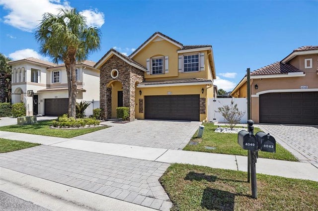 2 of 59 - 4049 Plumbago Pl, Lake Worth, FL