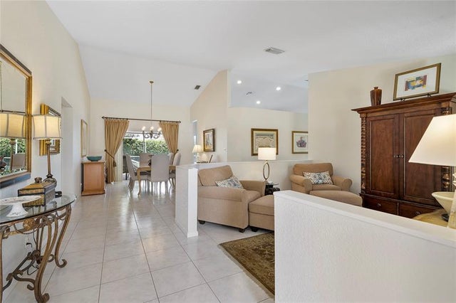 4 of 37 - 9751 Nw 51st St, Coral Springs, FL