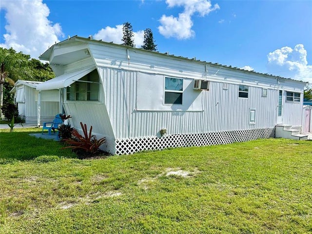 2 of 20 - 5400 Se Jack Avenue, H3, Stuart, FL