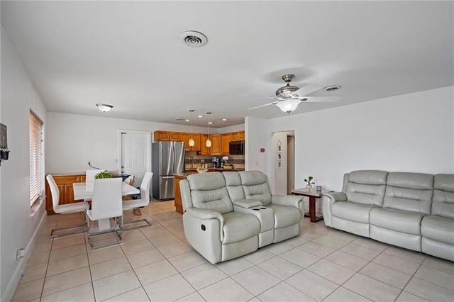 5 of 31 - 6129 Hogan Creek Road, Margate, FL
