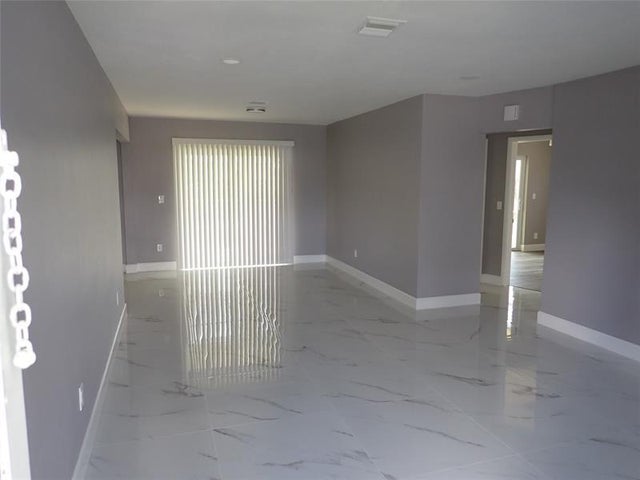 4 of 25 - 601 Sw 69th Way, Pembroke Pines, FL
