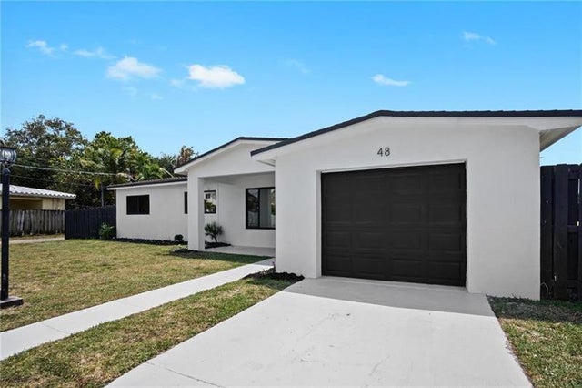 2 of 47 - 48 Se 7th St, Hollywood, FL