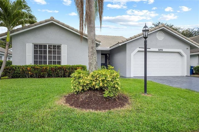 3 of 29 - 5494 Pine Cr, Coral Springs, FL