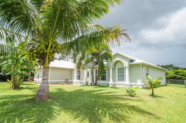 2 of 37 - 1852 Sw Erie St, Port St. Lucie, FL