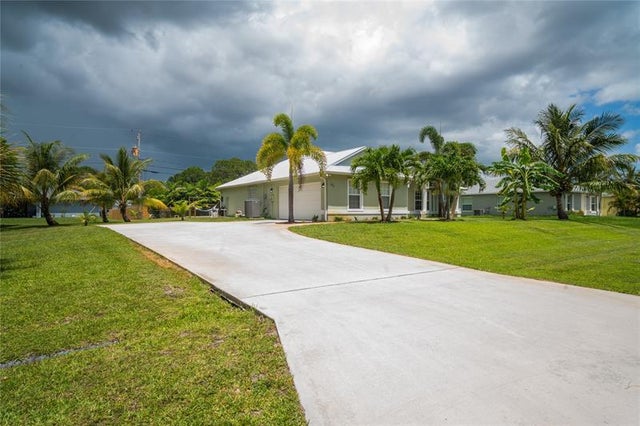 4 of 37 - 1852 Sw Erie St, Port St. Lucie, FL