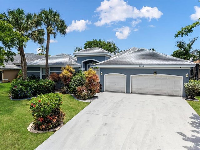 4 of 49 - 4862 Kensington Cr, Coral Springs, FL