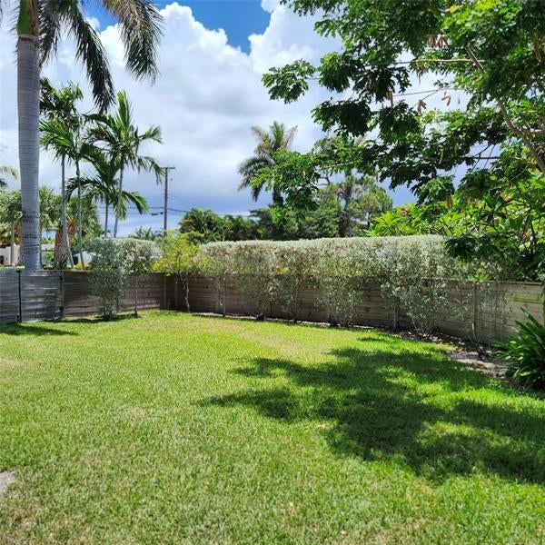 4 of 20 - 1625 S Palmway, Lake Worth, FL