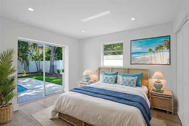 5 of 27 - 2111 Ne 35th St, Lighthouse Point, FL