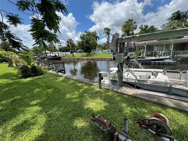 1 of 43 - 64 Wolcott Dr, Fort Myers, FL