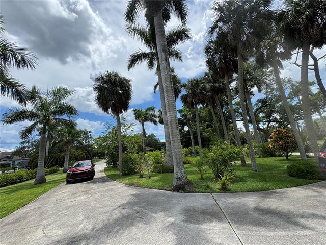4 of 43 - 64 Wolcott Dr, Fort Myers, FL
