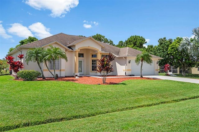 3 of 51 - 386 Sw Donna Ter, Port St. Lucie, FL