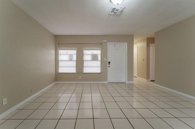 5 of 29 - 6660 Allen St, Hollywood, FL