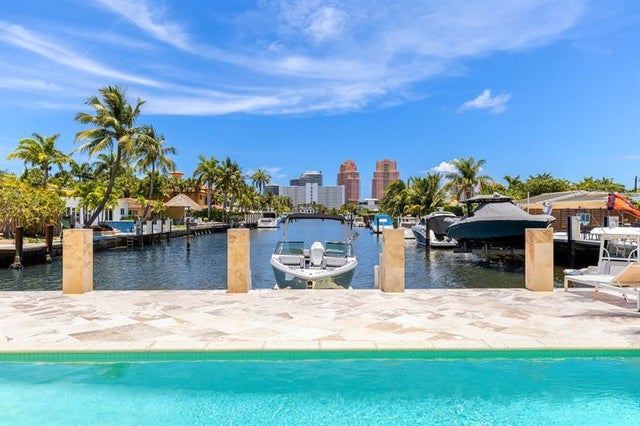 2 of 52 - 2432 Bayview Dr, Fort Lauderdale, FL