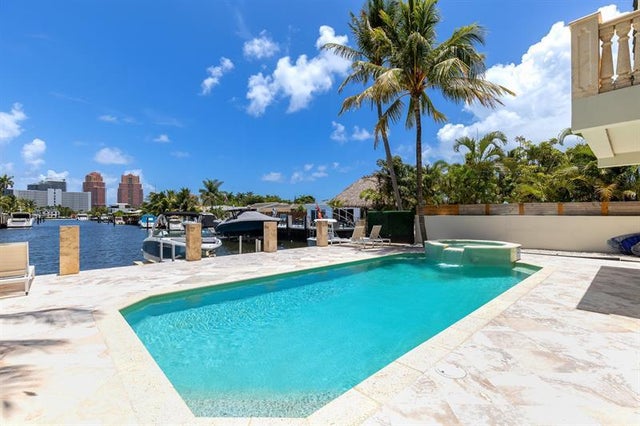 3 of 52 - 2432 Bayview Dr, Fort Lauderdale, FL