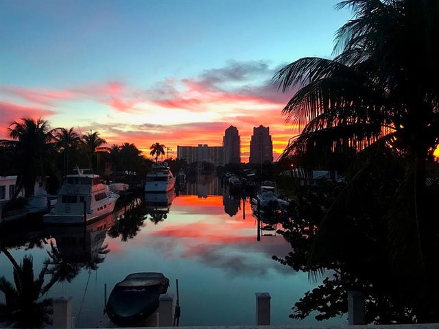 5 of 52 - 2432 Bayview Dr, Fort Lauderdale, FL