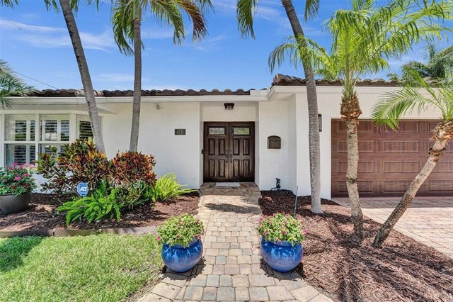 2 of 51 - 4711 Bayview Dr, Fort Lauderdale, FL