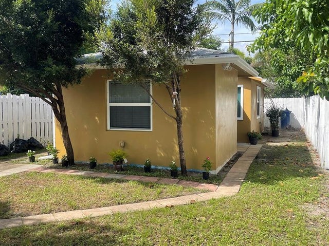 1 of 15 - 533 Ne 15th St, Fort Lauderdale, FL